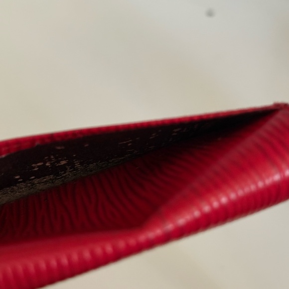 LV Epi Card Case - Picture 7 of 8
